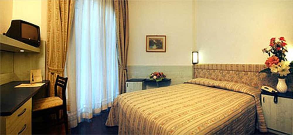 Negresco Hotel 4*