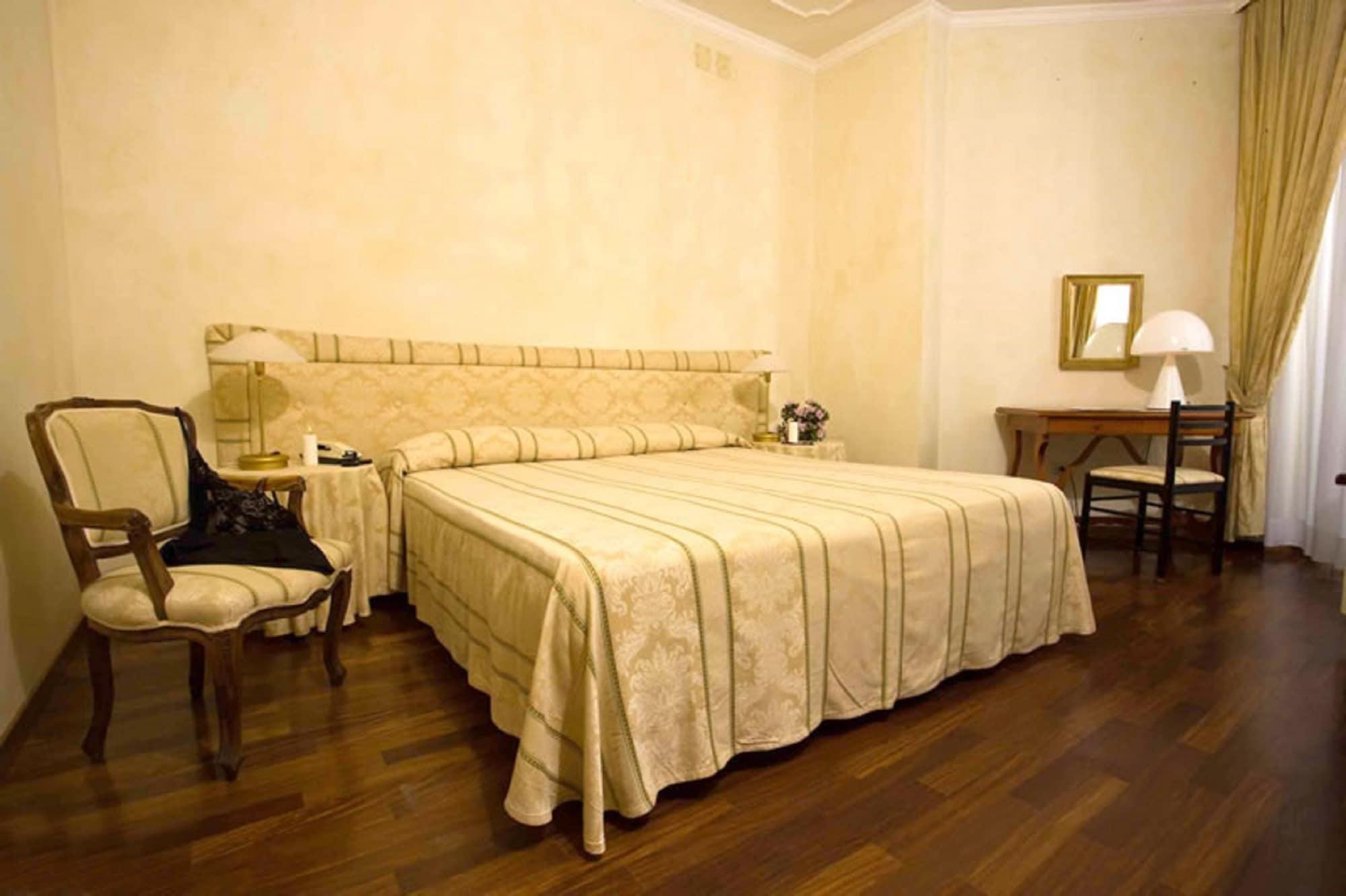 Negresco 4*